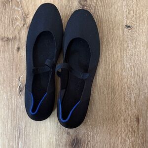 Rothy's Maryjane ballet flats perfect for travel never worn